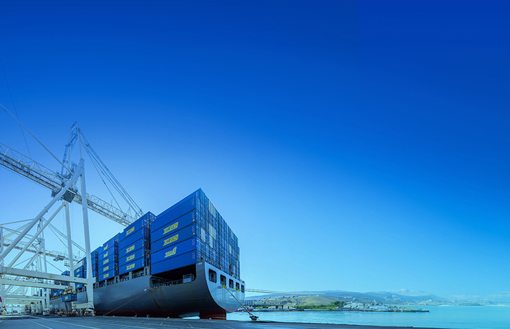 Container Ship Tailind